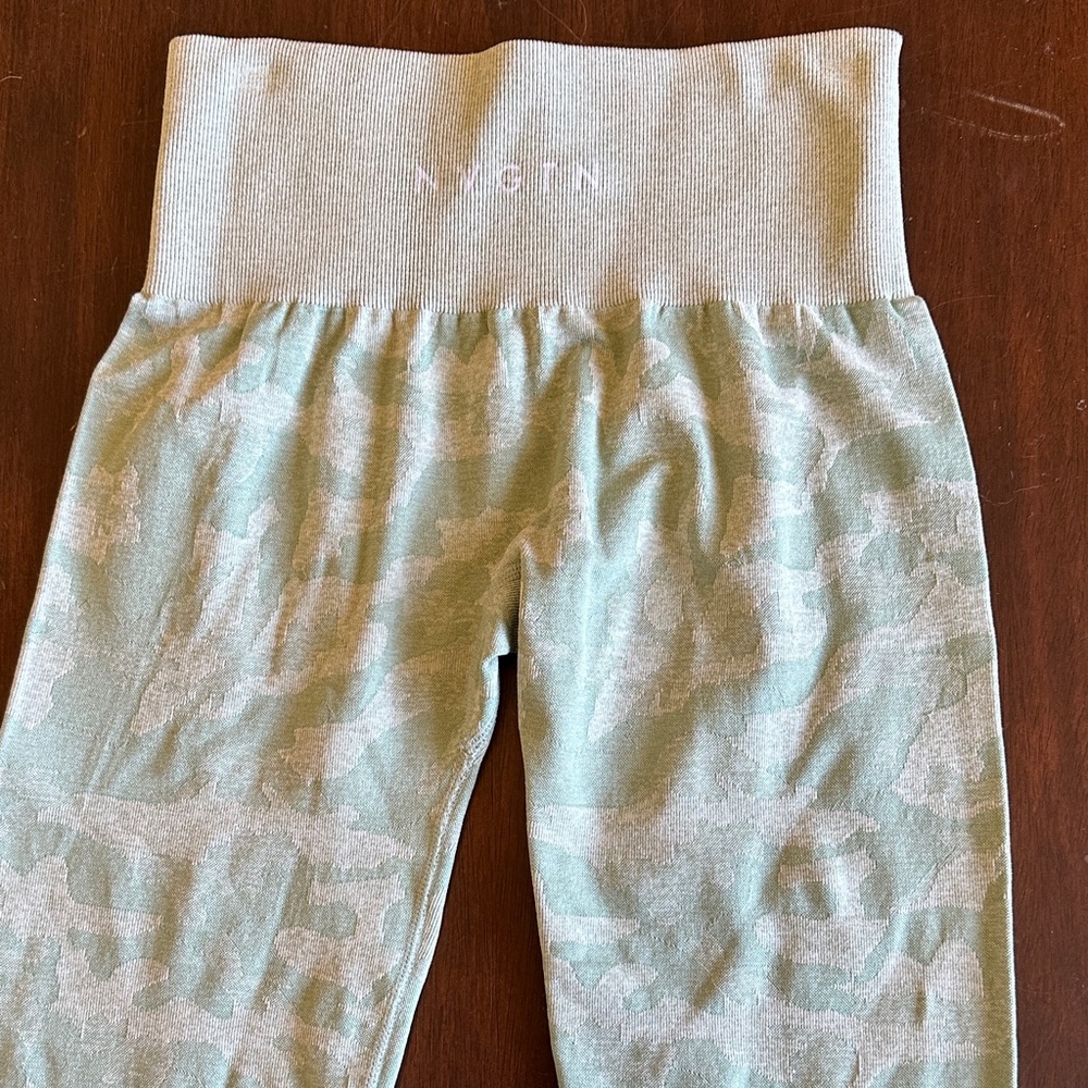 NVGTN Mint Camo High-Waist Leggings